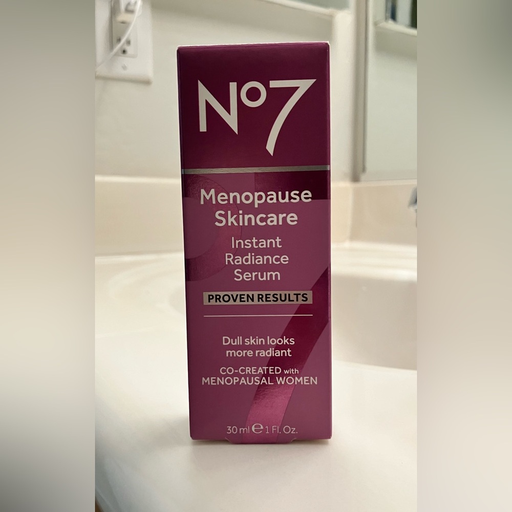 No 7 Menopause Skincare Instant Radiance Serum